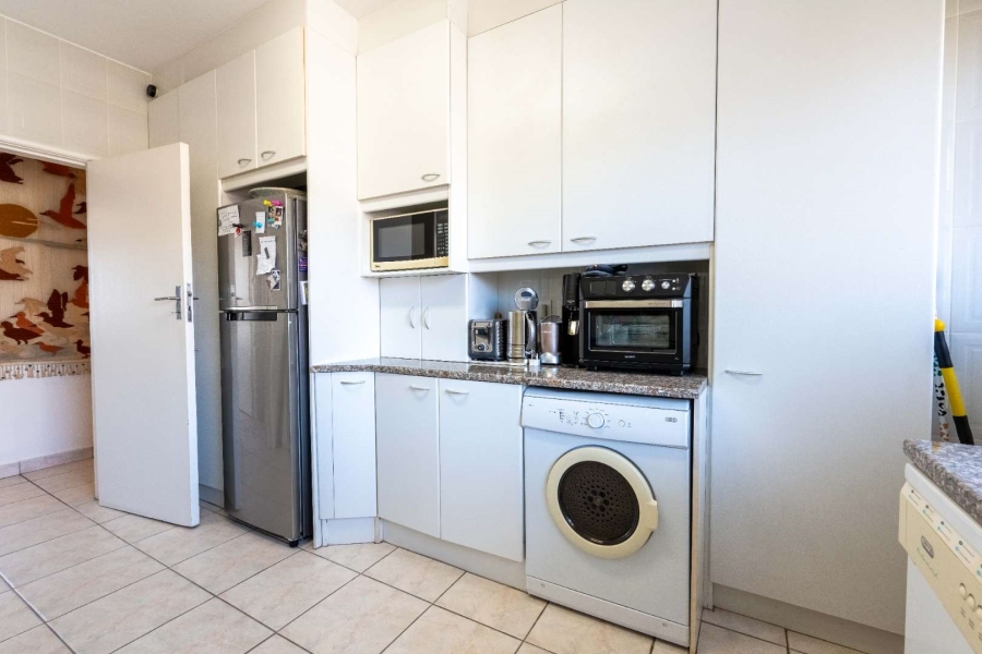 2 Bedroom Property for Sale in Sea Point Western Cape
